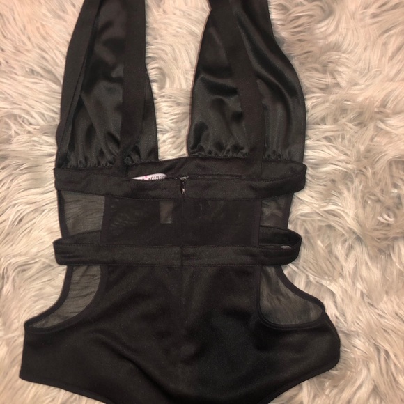 FASHION NOVA 🖤 black body suit - Picture 2 of 4
